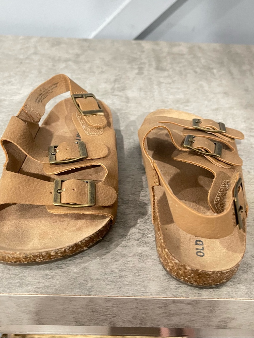Old Navy Toddler Tan Triple-Buckle Sandals Size 8 - Picture 15 of 16